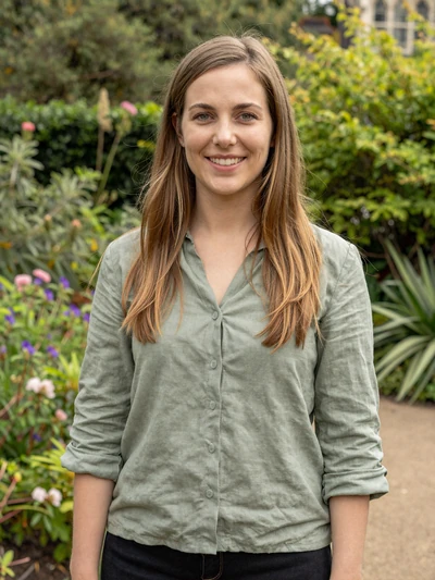 Hannah, 36, verified British single from Cambridge - mature UK women for serious dating